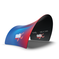 Ścianka reklamowa tunel o oryginalnym i przyciągającym uwagę kształcie pozwoli wyróżnić się na tle standardowych systemów. Ścianka może służyć jako namiot.