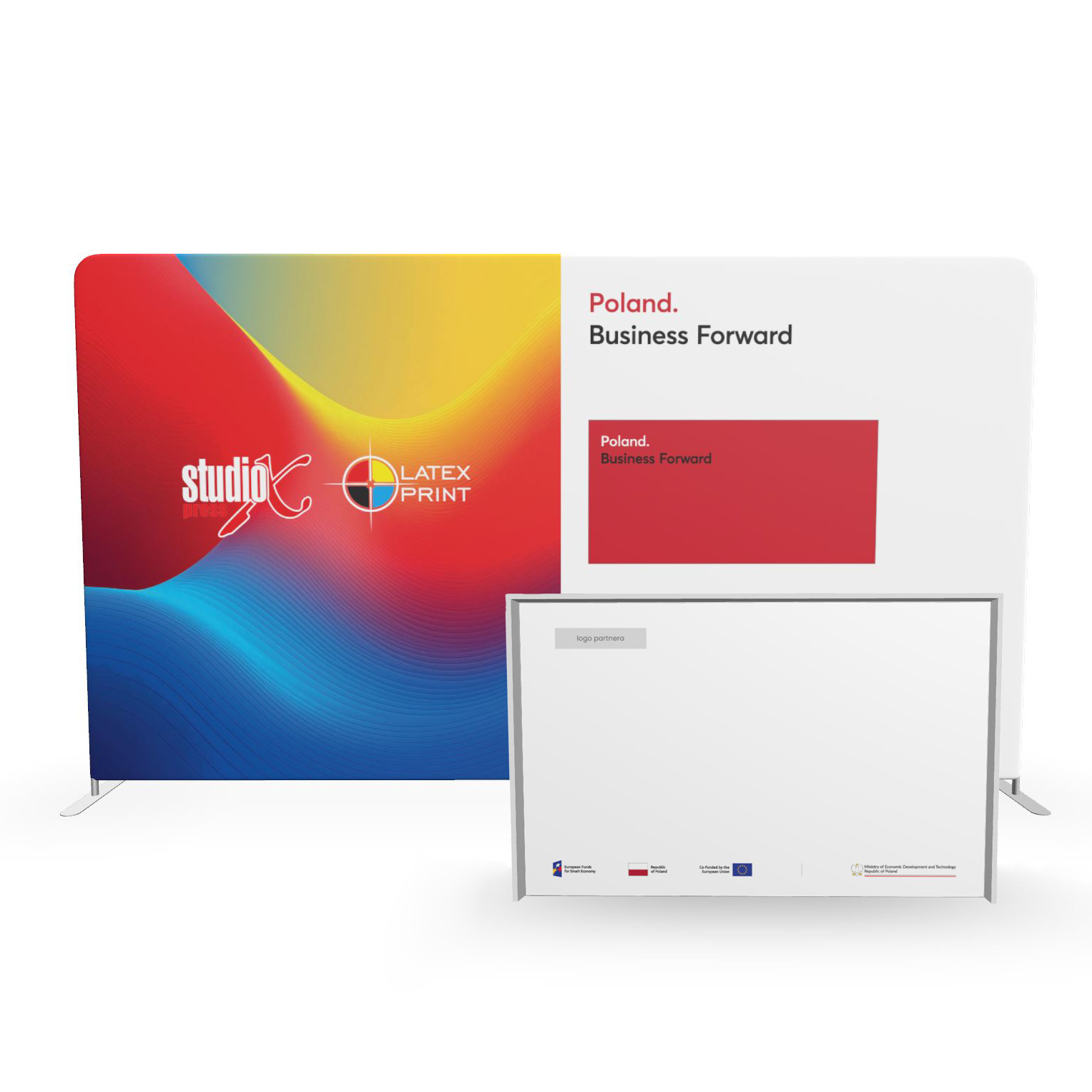 Marka Polskiej Gospodarki, FENG, Poland Bussiness Forward stoisko, Grafika promocyjna prezentująca oznakowanie zgodne z wytycznymi Marki Polskiej Gospodarki Poland Business Forward, przeznaczony dla firm korzystających z dofinansowania FENG 2.25. Widoczne panele w pozycji poziomej, logotyp programu oraz komunikat sprzedażowy podkreślają zastosowanie grafiki jako elementu identyfikacji wizualnej stoisk targowych i wystawienniczych przedsiębiorców.