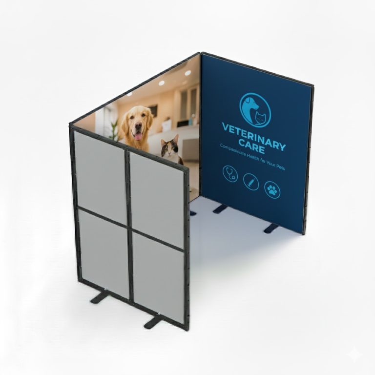 Nowoczesne stoisko wystawiennicze dla kliniki weterynaryjnej w kolorze niebieskim z profesjonalną grafiką medyczną.